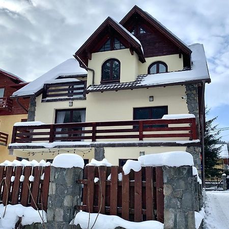 Holiday Home In Sinaia Kültér fotó