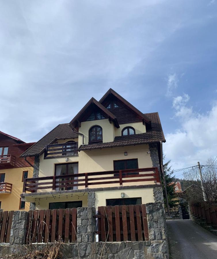 Holiday Home In Sinaia Kültér fotó